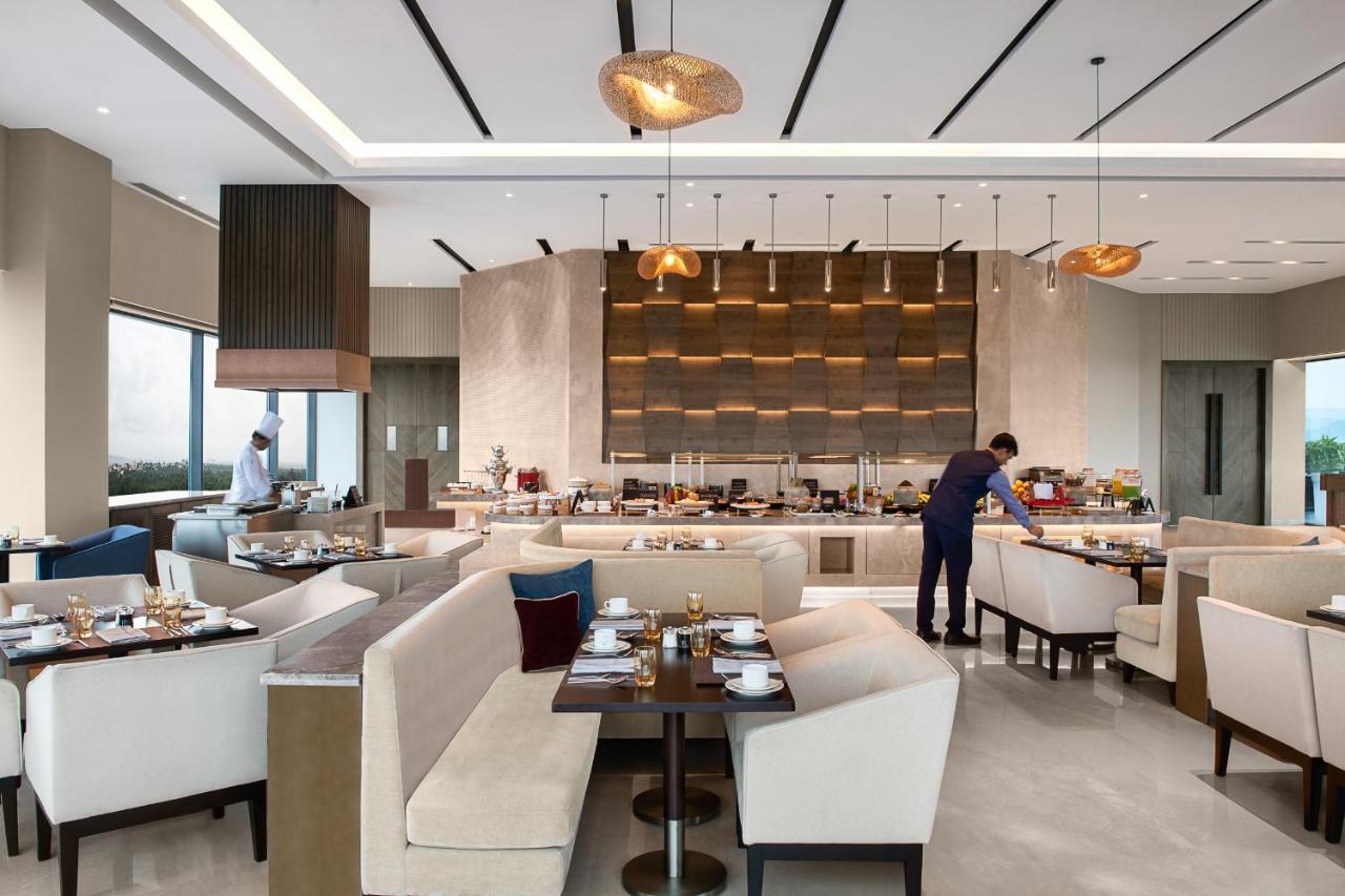 Vivanta Dn Square