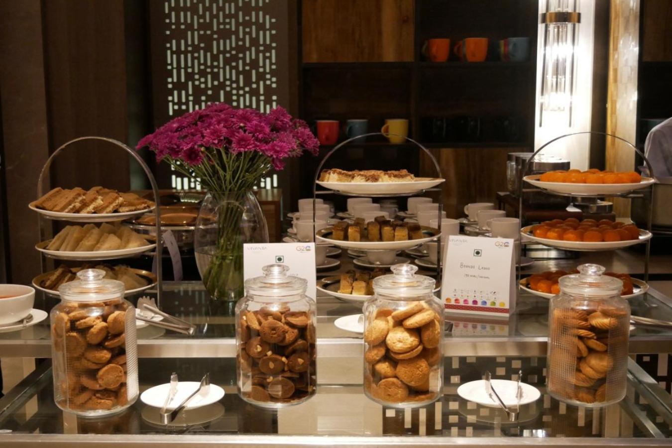 Vivanta Dn Square